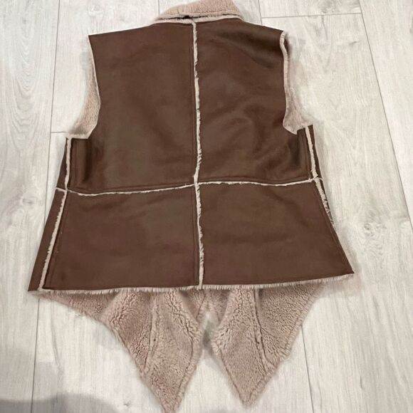 DYLAN Women's L Brown Faux
Vegan Suede Shearling Cozy Open
Front Vest - Picture 6 of 8